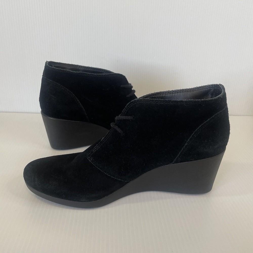 Crocs Women Leigh Black Suede Lace Up Wedge Booties Size 8, good condition.